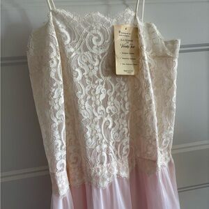 Gorgeous Vintage 60/70’s La Femme De Vanity Fair Nightgown
